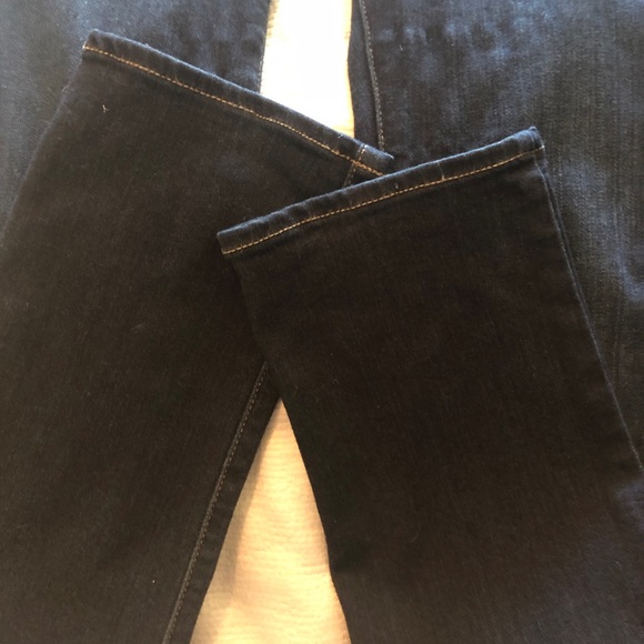SOLD Paige denim Skyline Skinny - Picture 5 of 5